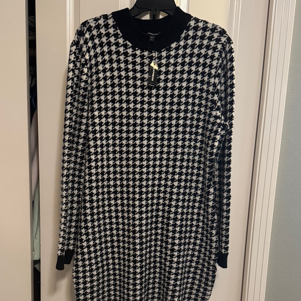 EXPRESS NWT Black and White Houndstooth Sweater Dress
